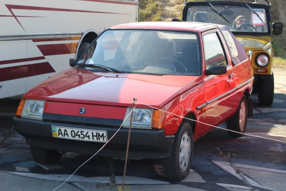 ЛАЗ наших олімпійців і кабріолет "Таврія": на OldCarLand покажуть перші українські авто